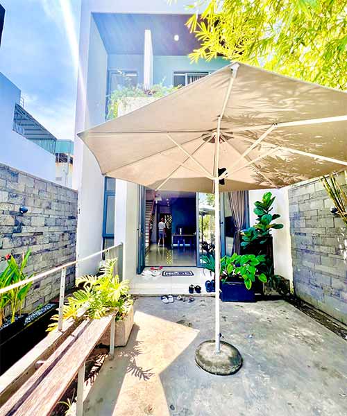 Thiết kế hồ cá koi bên ngồi nhà